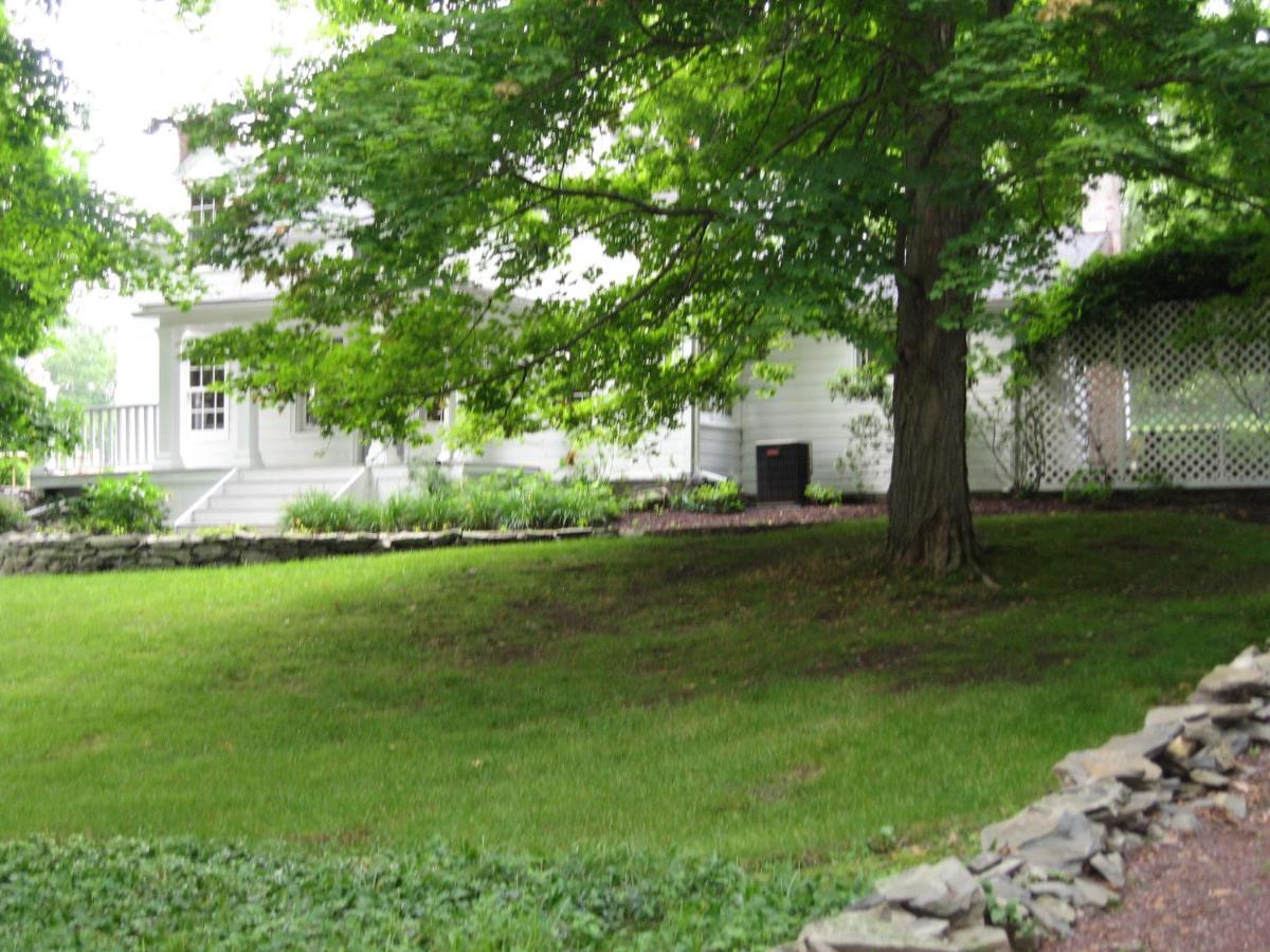 B&B On Seven Acres With Private Bed & Bath Clinton Corners Buitenkant foto